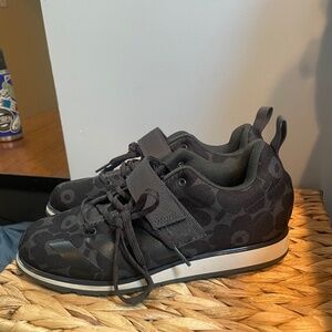 Women's 8.5 Adidas Black Floral Weightlifting Shoes